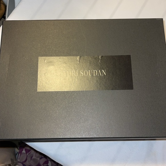 🥳🥳HOST PICK - Madison Hope Low Heel Slide- Bronze size 38 (7.5) New with Box - Picture 4 of 6